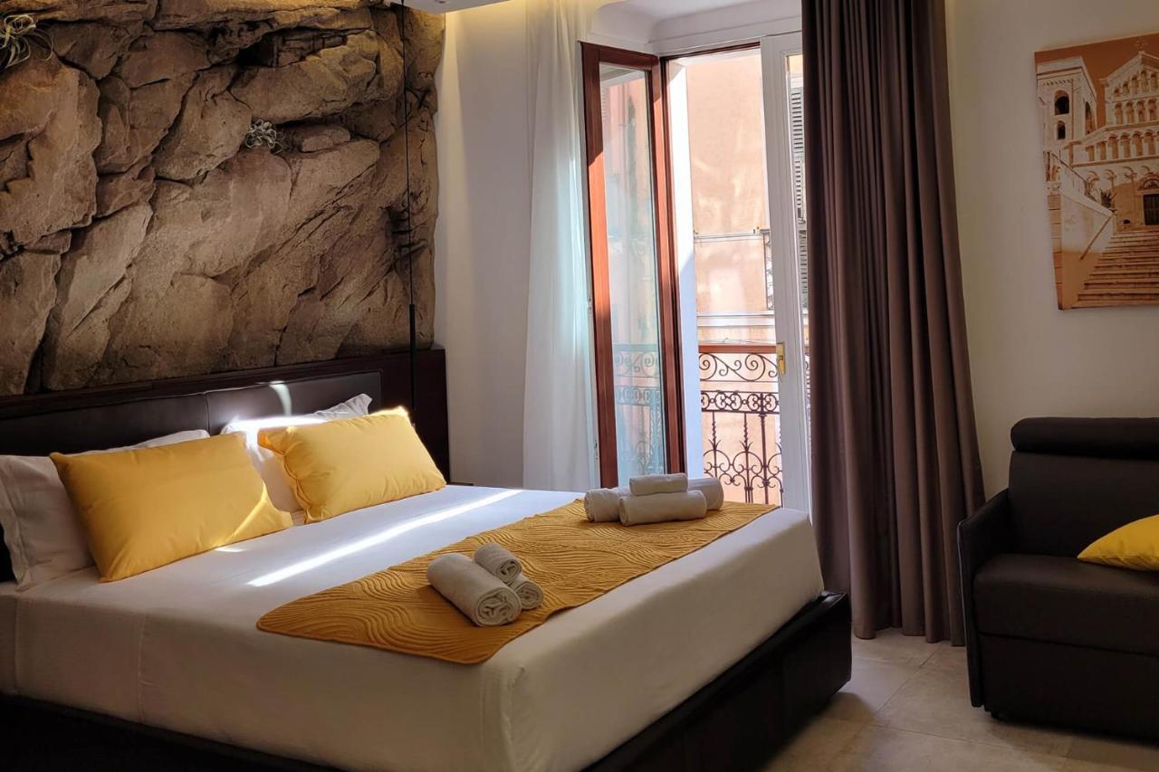 Palazzo Ferrucci Luxury Suites Cagliari Bagian luar foto