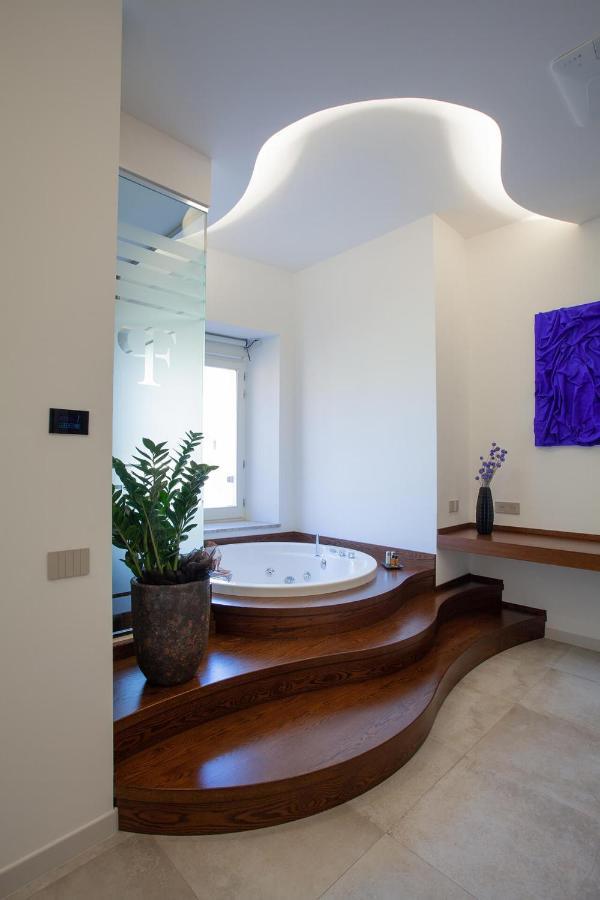 Palazzo Ferrucci Luxury Suites Cagliari Bagian luar foto