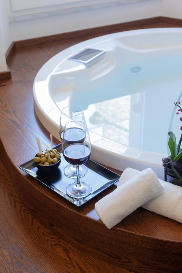 Palazzo Ferrucci Luxury Suites Cagliari Bagian luar foto