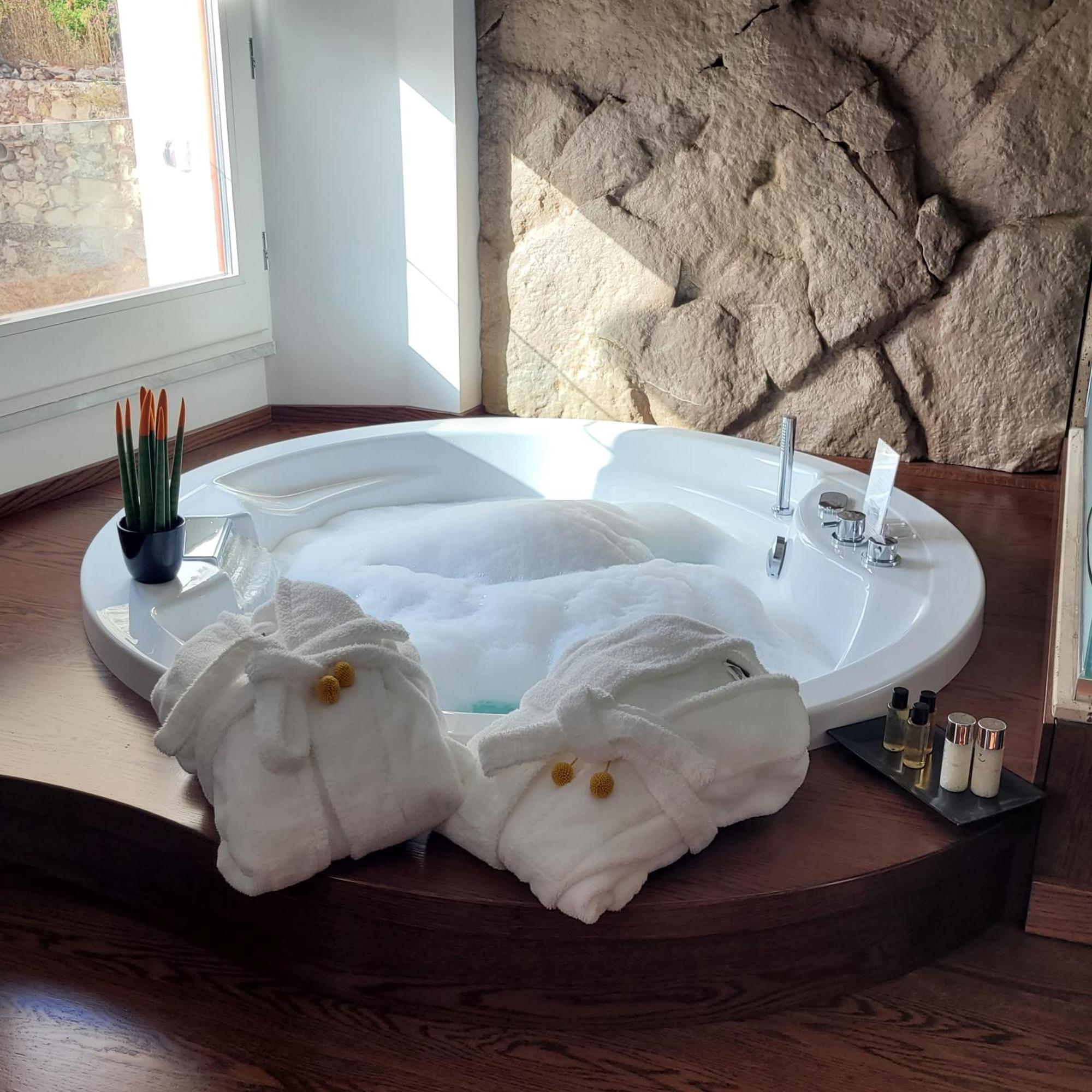 Palazzo Ferrucci Luxury Suites Cagliari Bagian luar foto